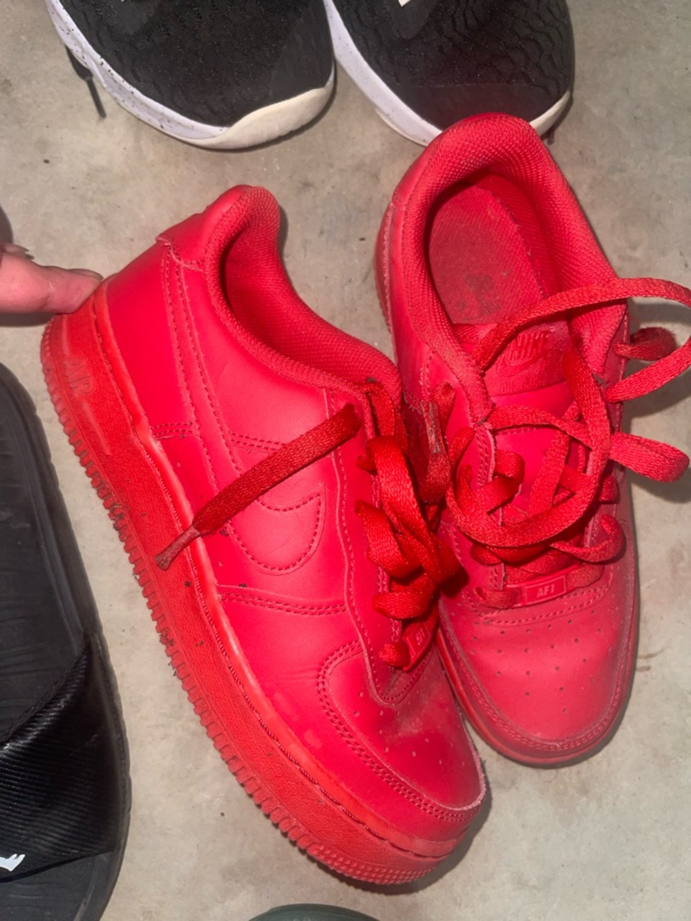 Nike Kids Red Low-Top Sneakers